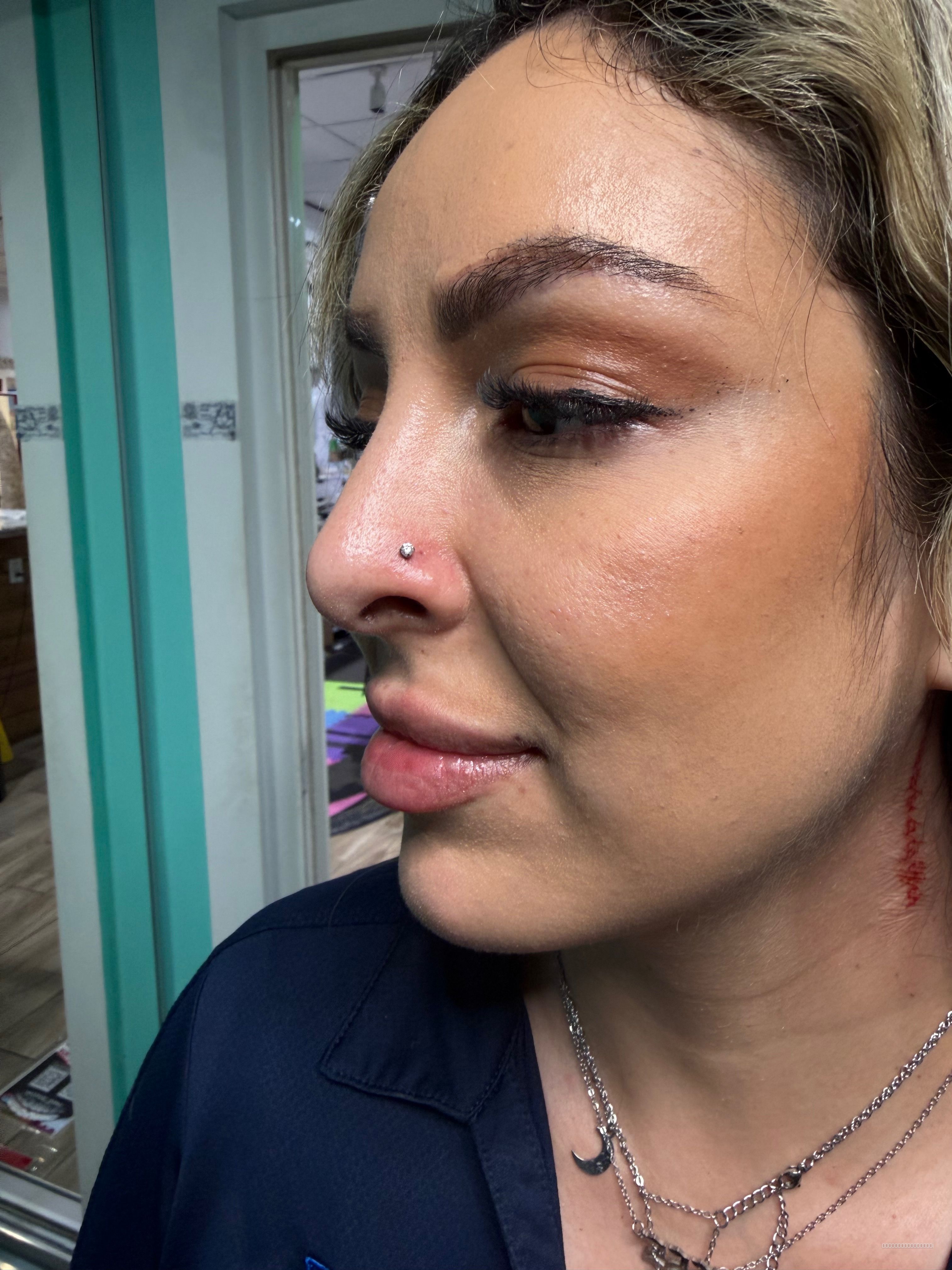 Fresh piercing! 💎
Implant Grade Titanium Threadless Nostril piercing.
Jewelry: NeoMetal 🌟
Piercer: @mingo
📍 Platinum Tattoos & Piercings
San Antonio, TX
🔗 Book at platinumtattoospiercings.com by Mingo #piercing #bodypiercing #platinumpiercings