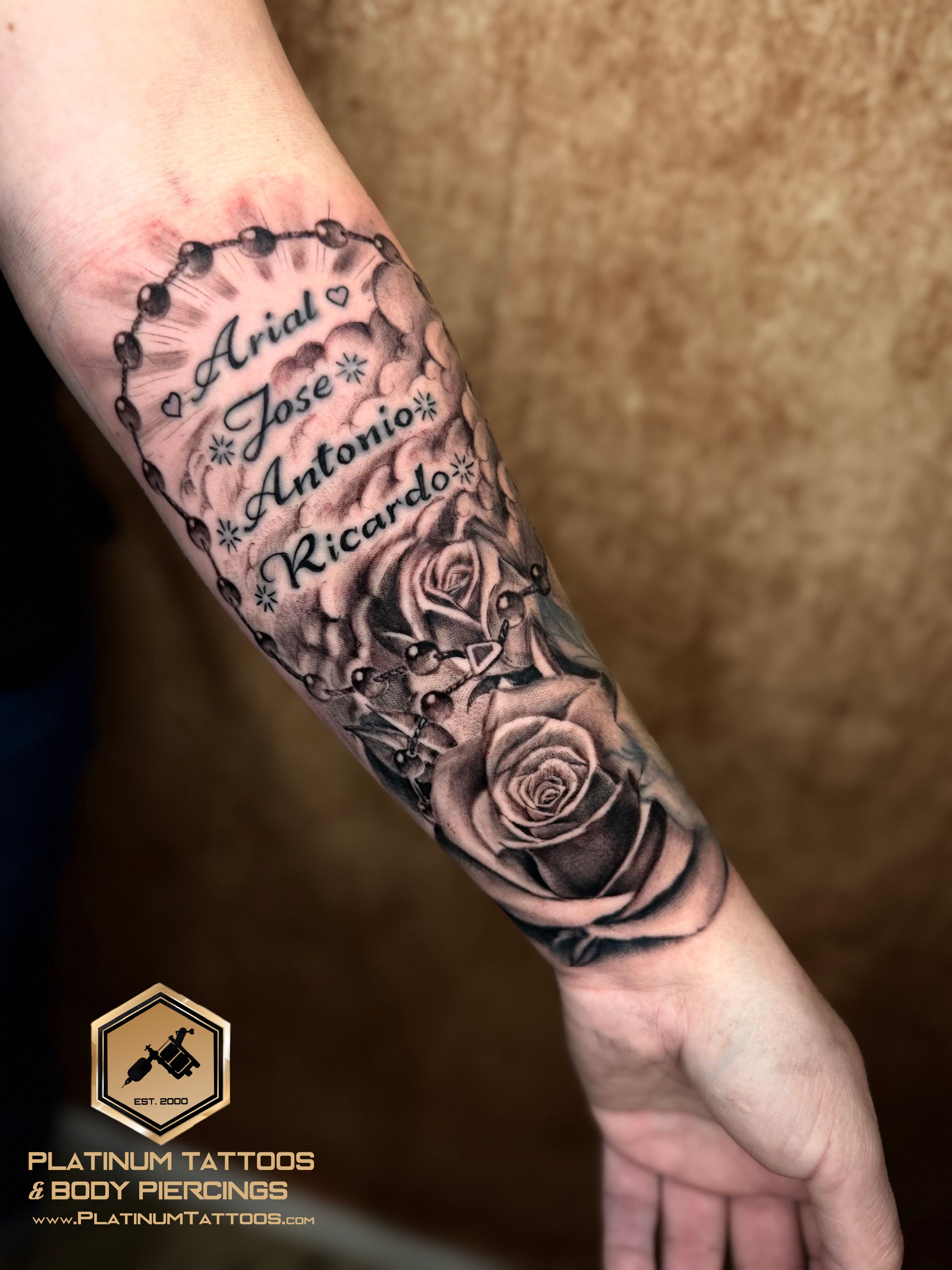 Tattoo Black & Grey on the Forearm by Jerson
