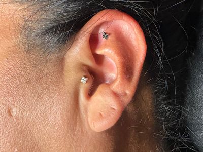 Flat piercing with Implant Grade Titanium Cluster/Multi-Gem by NeoMetal by Mingo at Platinum Tattoos & Piercings, San Antonio TX