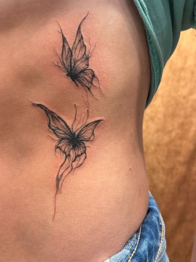 Tattoo Blackwork on the Ribs by Jerson