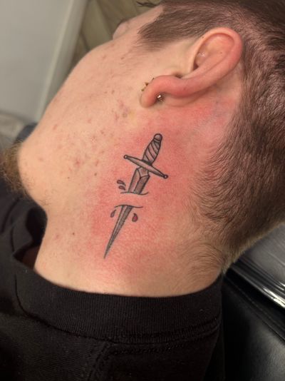 Tattoo Traditional on the Neck by Jerson